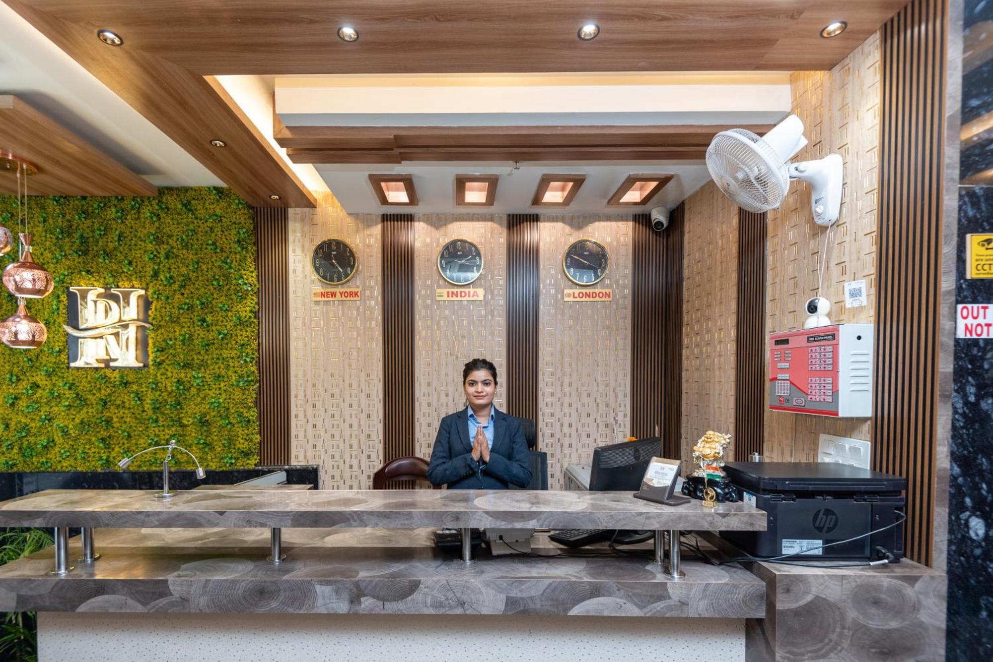 Hotel Royal Inn Igi Ню Делхи Екстериор снимка