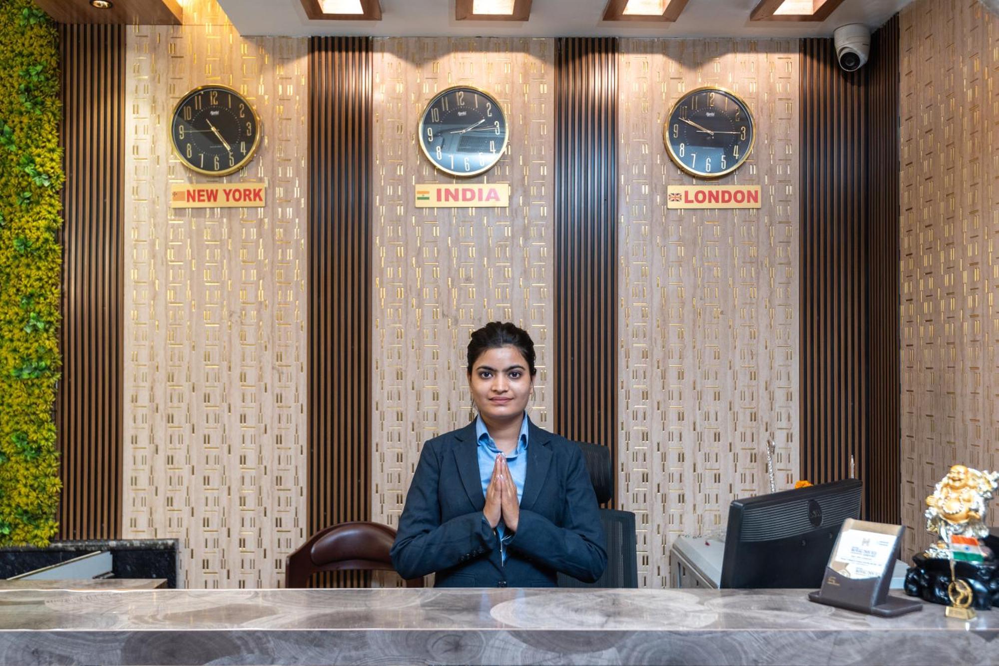 Hotel Royal Inn Igi Ню Делхи Екстериор снимка
