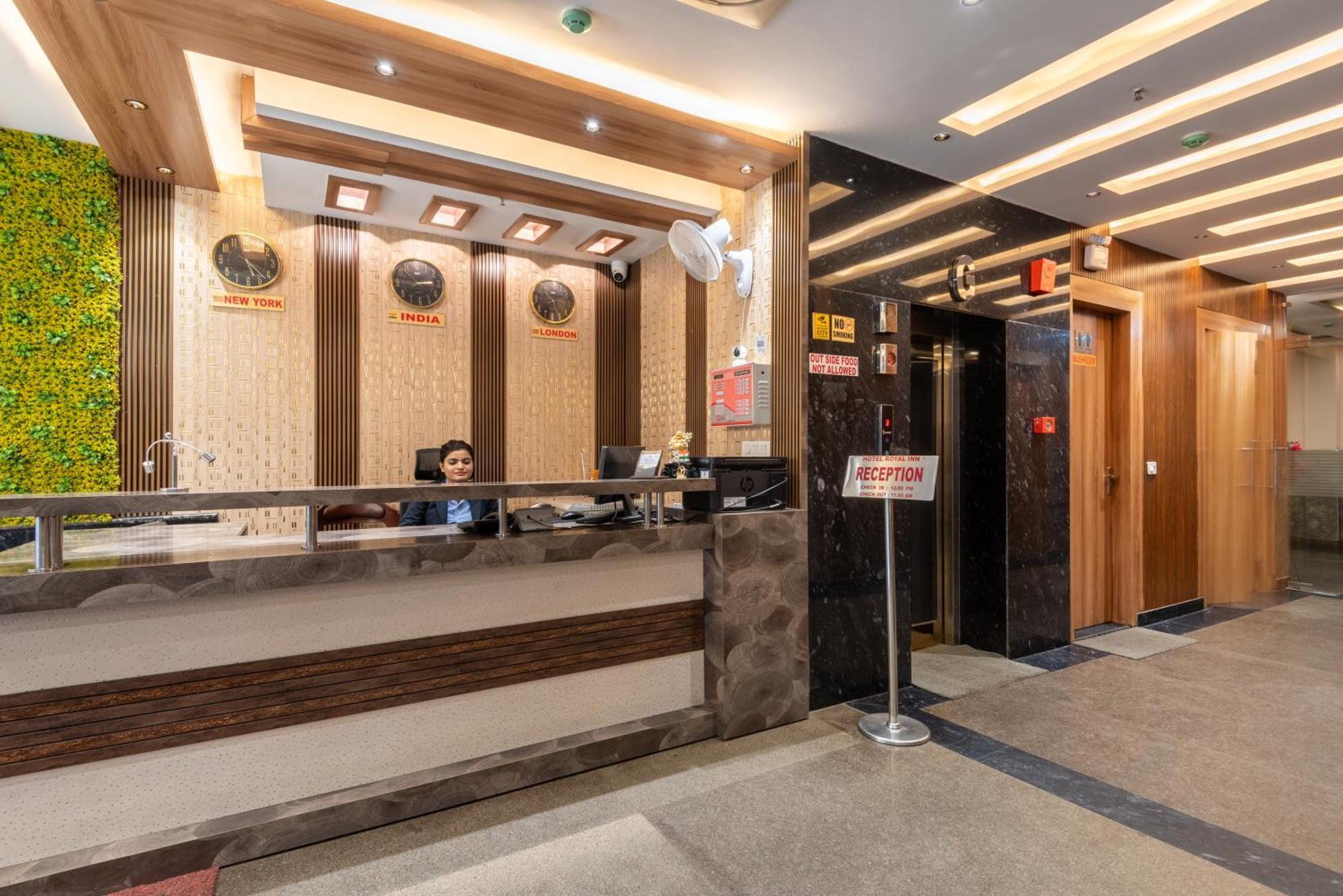 Hotel Royal Inn Igi Ню Делхи Екстериор снимка