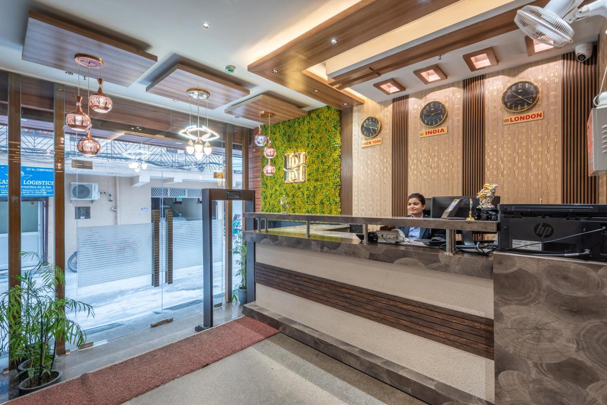 Hotel Royal Inn Igi Ню Делхи Екстериор снимка