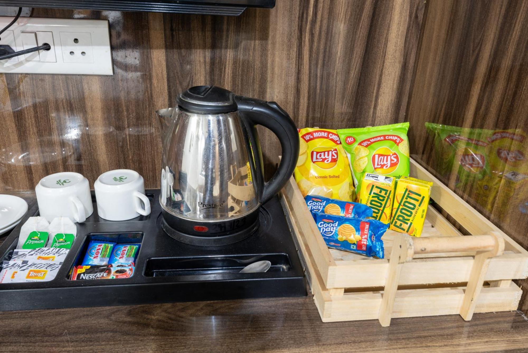 Hotel Royal Inn Igi Ню Делхи Екстериор снимка