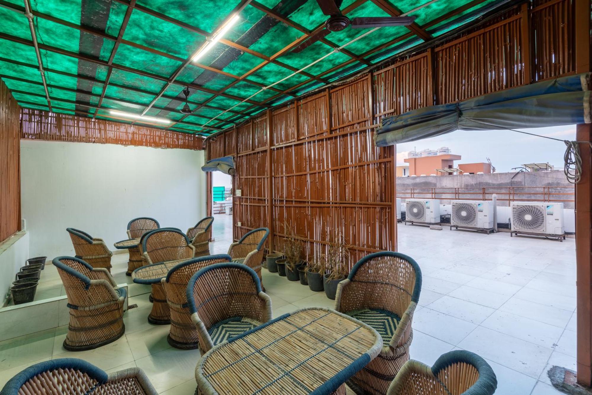 Hotel Royal Inn Igi Ню Делхи Екстериор снимка