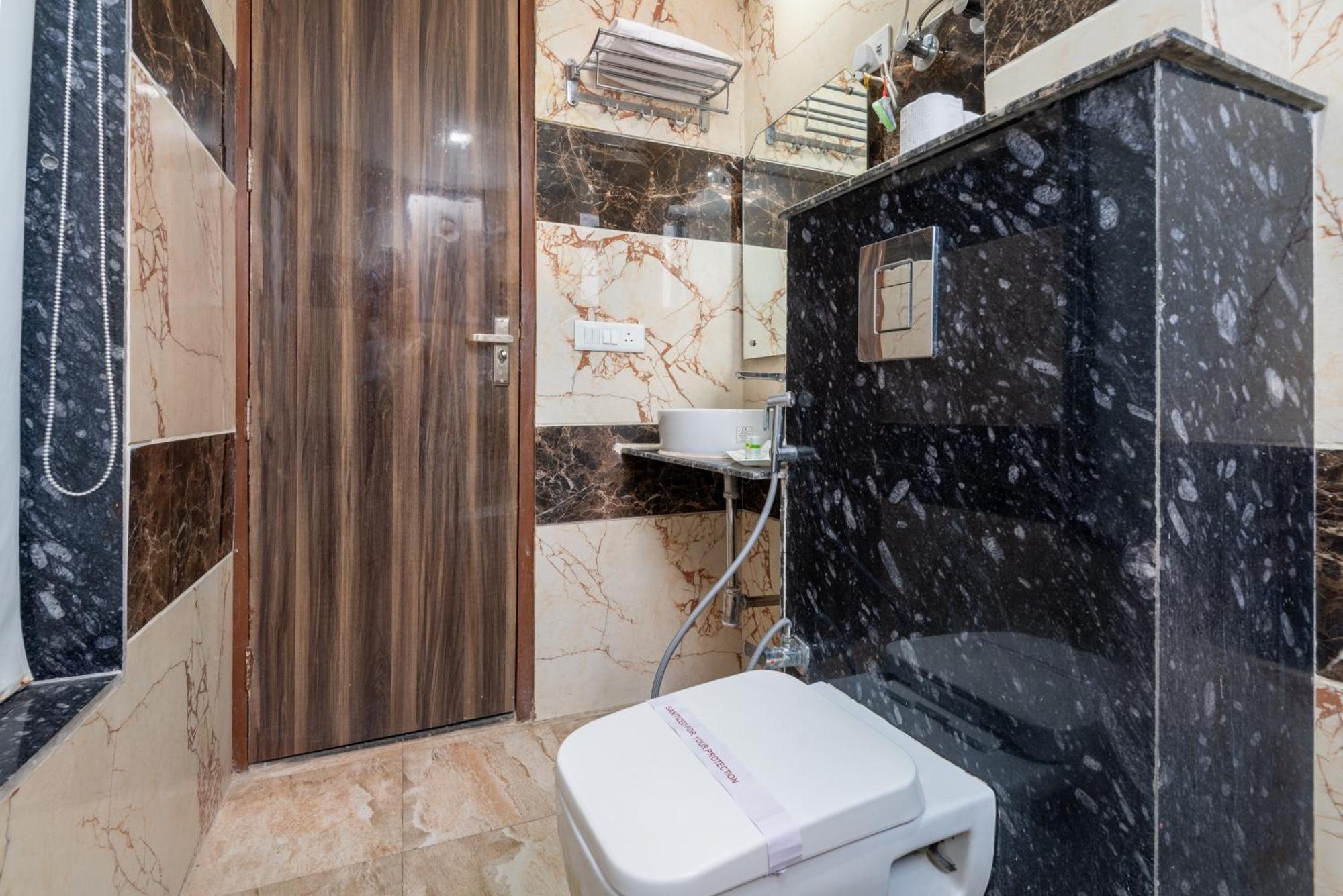 Hotel Royal Inn Igi Ню Делхи Екстериор снимка