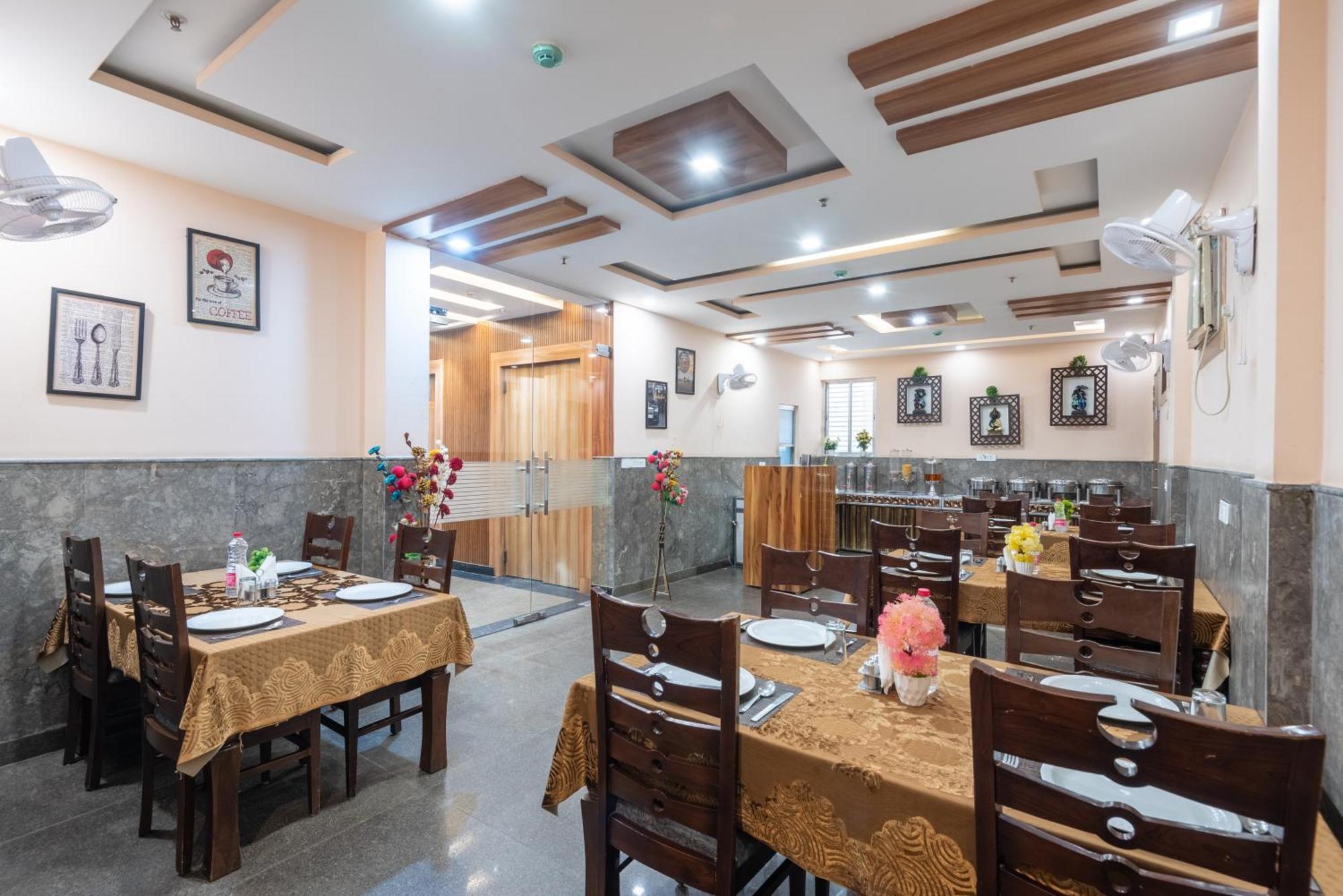 Hotel Royal Inn Igi Ню Делхи Екстериор снимка