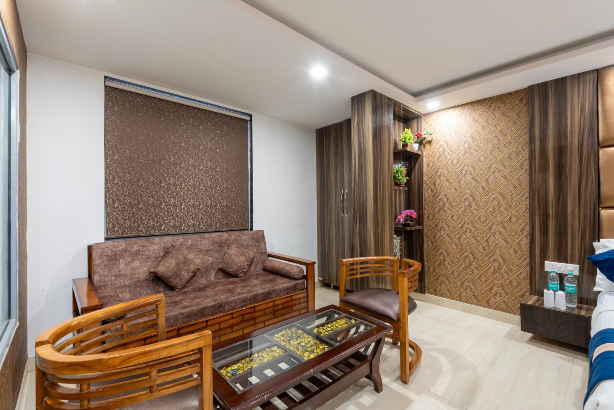 Hotel Royal Inn Igi Ню Делхи Екстериор снимка
