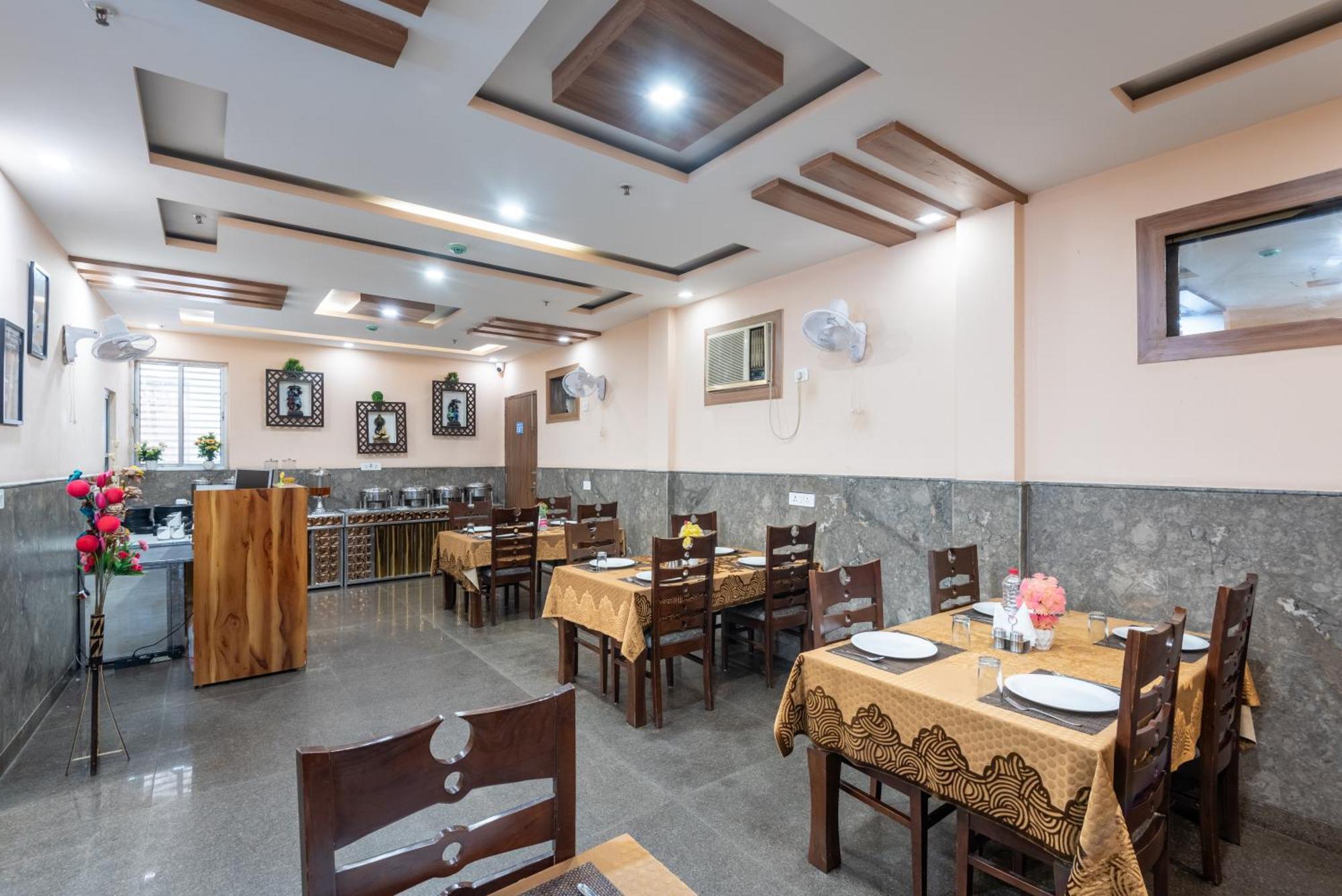 Hotel Royal Inn Igi Ню Делхи Екстериор снимка