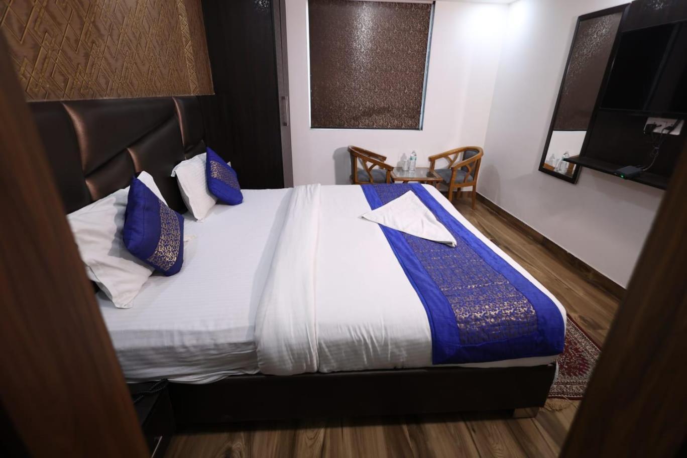 Hotel Royal Inn Igi Ню Делхи Екстериор снимка