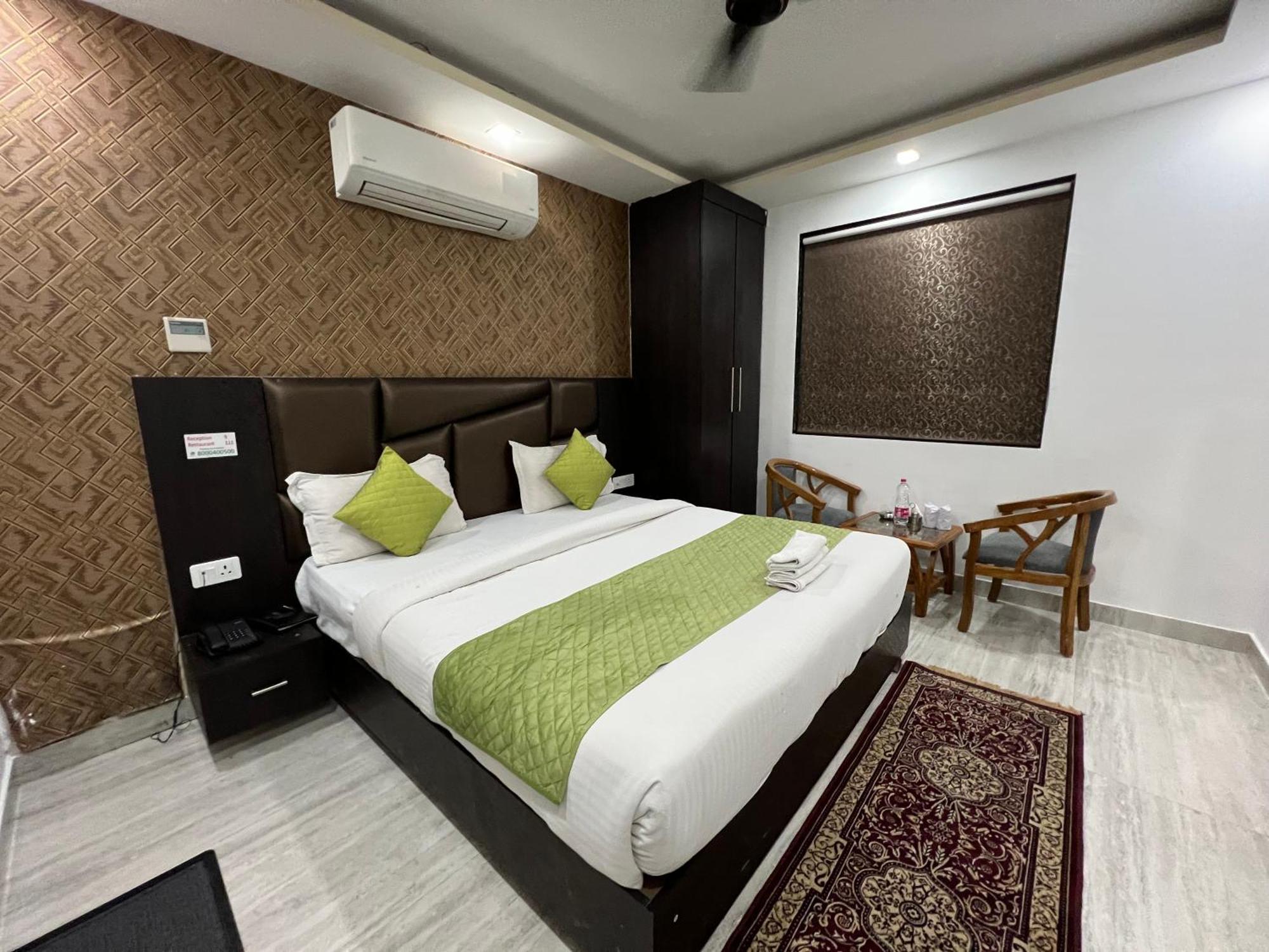 Hotel Royal Inn Igi Ню Делхи Екстериор снимка