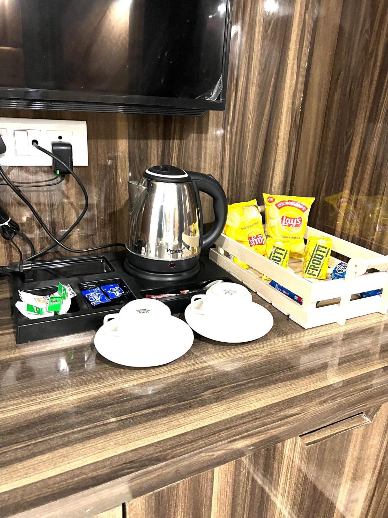 Hotel Royal Inn Igi Ню Делхи Екстериор снимка