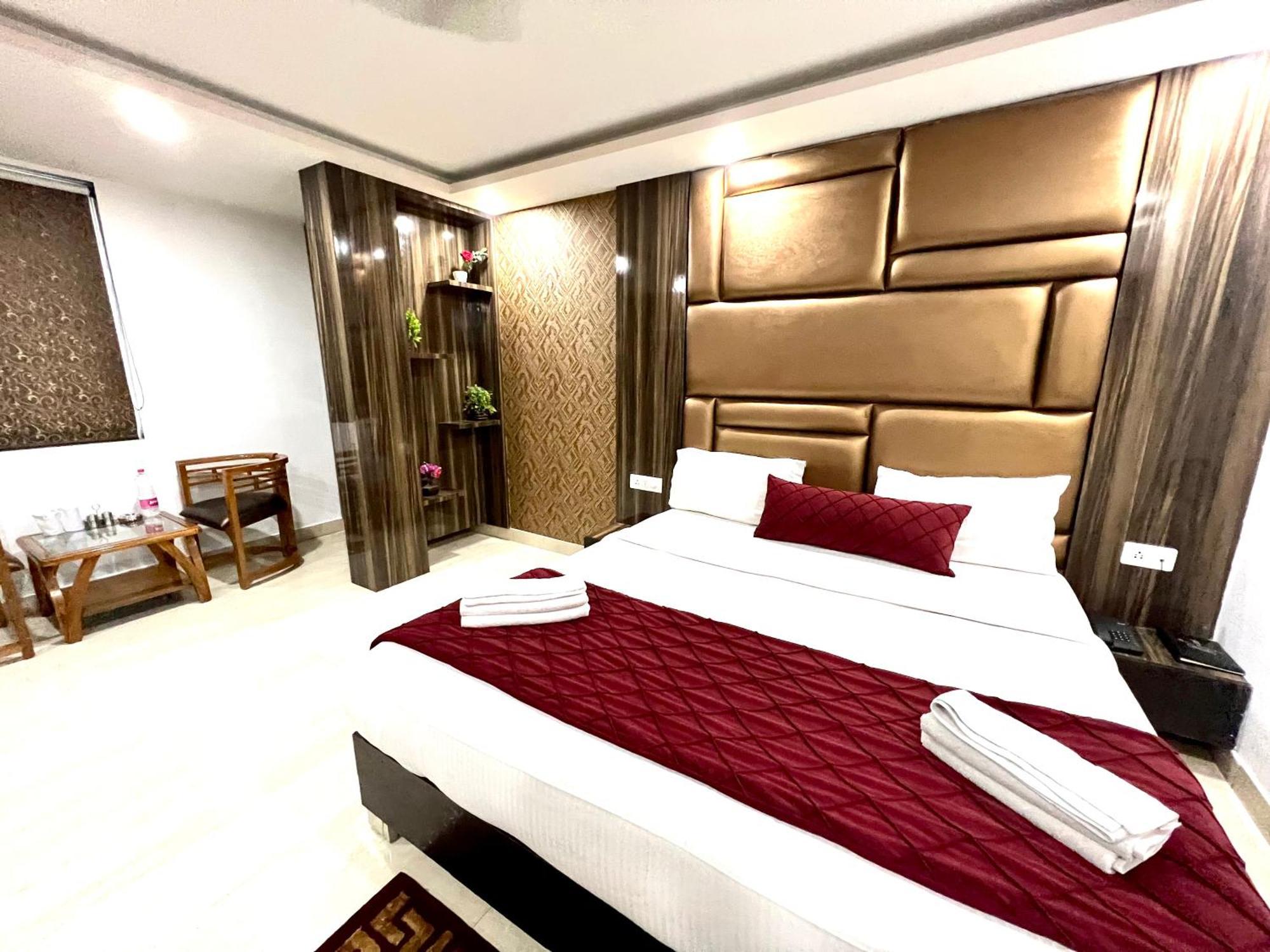 Hotel Royal Inn Igi Ню Делхи Екстериор снимка